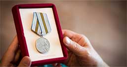 叙勲・褒章祝いにおすすめ